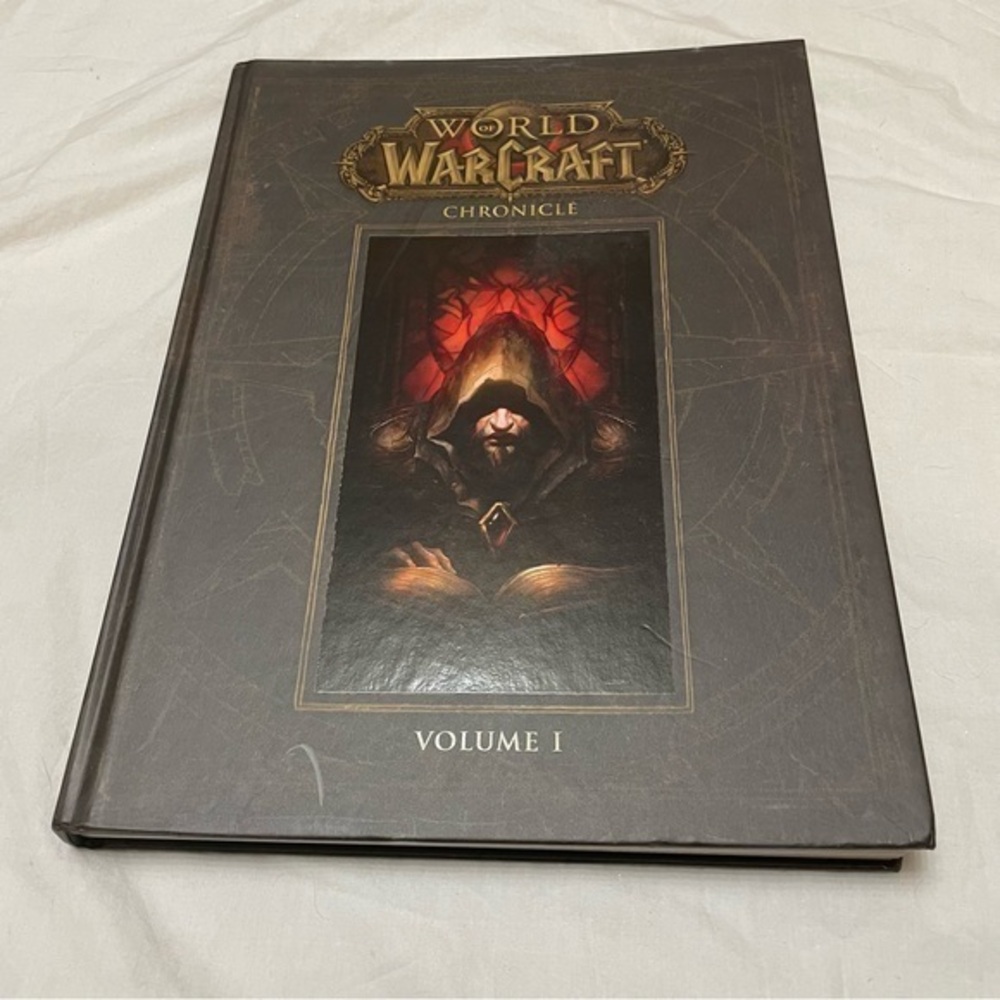 World Warcraft Chronicle Volume 1 Hardcover Collectible Gamer’s Book